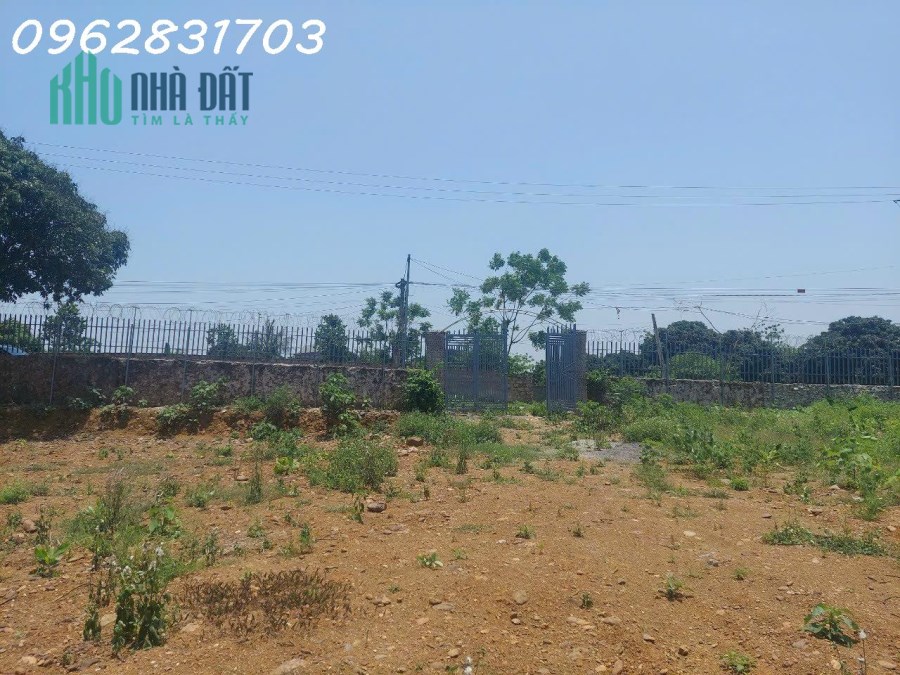 bán 4880m2-800 tc bám đường xe công tranh nhau dài tới 50m giá rẻ