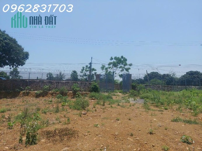 bán 4880m2-800 tc bám đường xe công tranh nhau dài tới 50m giá rẻ