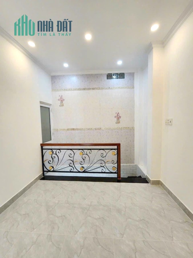 Nhà 5 tầng nở hậu gần MT Dương Bá Trạc P1Q8  5,25 tỷ