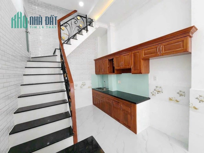 Nhà 5 tầng nở hậu gần MT Dương Bá Trạc P1Q8  5,25 tỷ