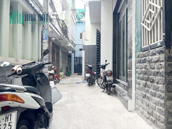 Nhà 5 tầng nở hậu gần MT Dương Bá Trạc P1Q8  5,25 tỷ