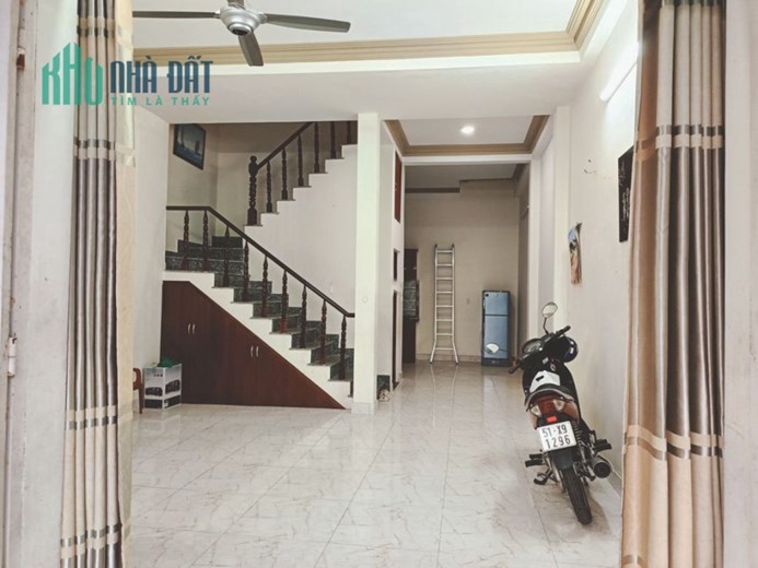 Cho thuê nhà nguyên căn, tiện để ở kết hợp mở VP.