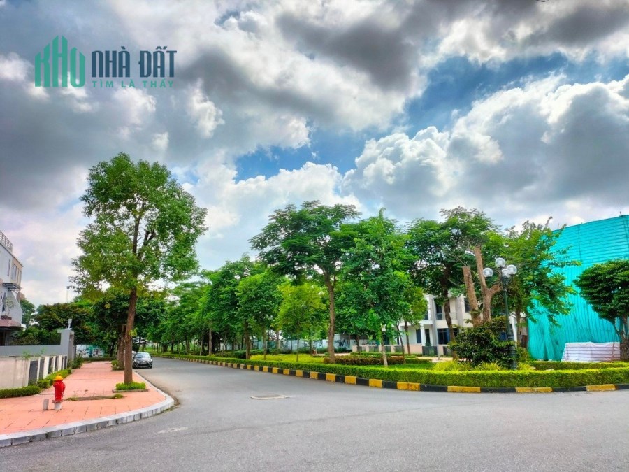 Bán Biệt thự 3 mặt tiền 350m2 tại Kđt Đặng Xá, Gia Lâm, Hà Nội. Lh 0989894845