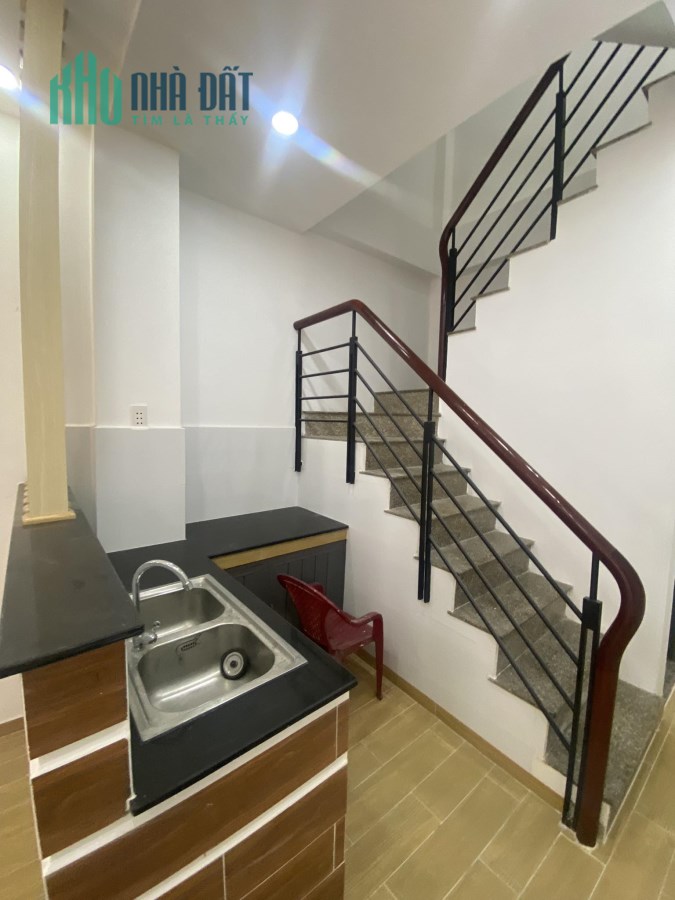 Nhà Nguyễn Tri Phương trung tâm Quận 10, căn góc 30m2, nhà đẹp ở ngay, mở Spa, Văn phomgf, bán hàng