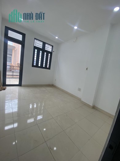 Nhà Nguyễn Tri Phương trung tâm Quận 10, căn góc 30m2, nhà đẹp ở ngay, mở Spa, Văn phomgf, bán hàng