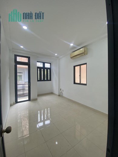Nhà Nguyễn Tri Phương trung tâm Quận 10, căn góc 30m2, nhà đẹp ở ngay, mở Spa, Văn phomgf, bán hàng