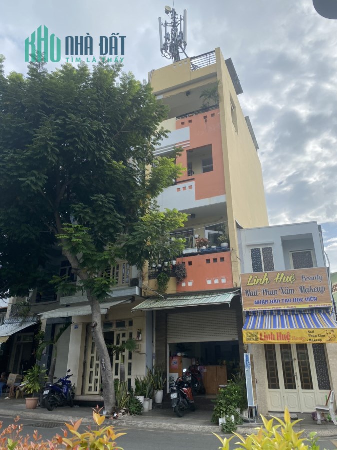 Nhà Mặt Tiền Kinh Doanh, View bờ kênh đối diện Lò Gốm, phường 12, quận 6, thành phố Hồ Chí Minh