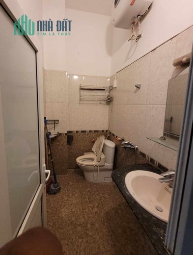 Cho thuê nhà nguyên căn, CHDV, Nguyễn Phong Sắc, 63m2, 5T, 6P, 20 tr.