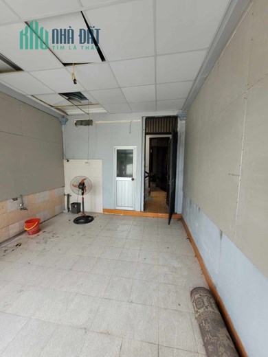 Cho thuê nhà nguyên căn, CHDV, Nguyễn Phong Sắc, 63m2, 5T, 6P, 20 tr.
