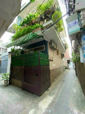 KẸT TIỀN SANG GẤP NHÀ HUỲNH TỊNH CỦA, P8, Q3. Giá 5tỷ8 nhà mới vào ở ngay.