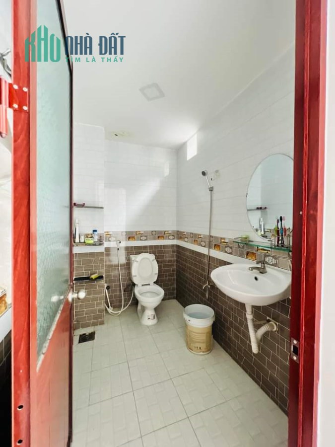 Nhà 84m2 hẻm xe hơi đường 621 tỉnh lộ 10  KHU TÊN LỬA Bình tân 4ty8tr