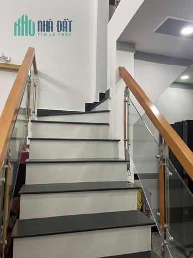 Bán nhà trệt gác lửng tại TP Thuận An, 104m2 full nội thất, vi bằng, 1.85 tỷ. Lh:0777123478