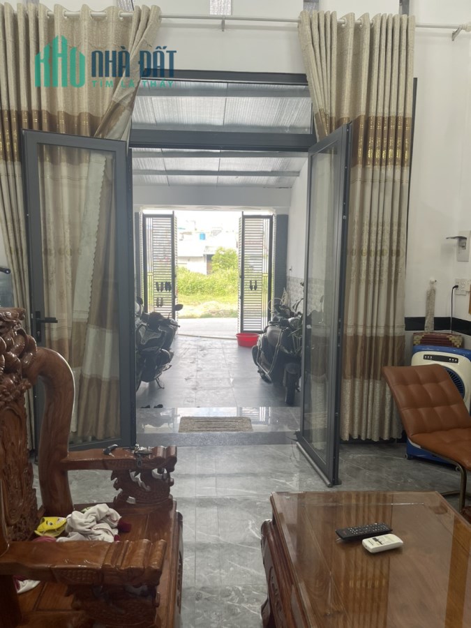 Bán nhà trệt gác lửng tại TP Thuận An, 104m2 full nội thất, vi bằng, 1.85 tỷ. Lh:0777123478