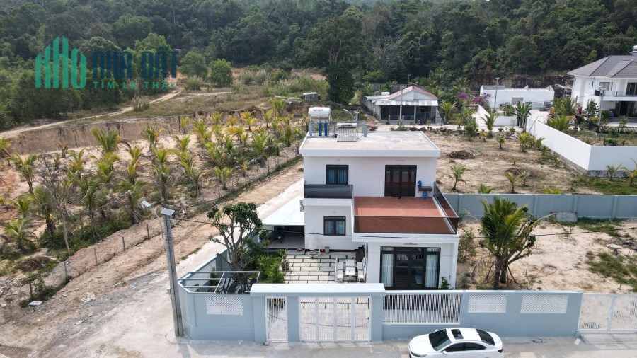 VỊ TRÍ ĐẸP - GIÁ TỐT - Chính Chủ Cần Bán Nhanh Biệt Thự Tại Phú Quốc - Kiên Giang