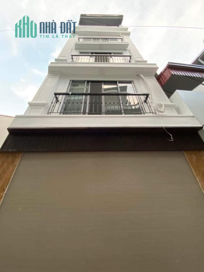 Bán nhà Phương Mai, nhà mới thang máy ngõ ô tô, DT 39m2 x 8, MT3.9m. Nhỉnh 8 tỷ.