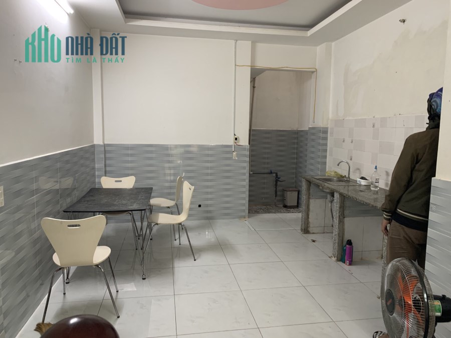 Cho thuê nhà nguyên căn P13 Tân Bình 43m2 cọc 2 tháng 10tr/th. Lh:0919343123.