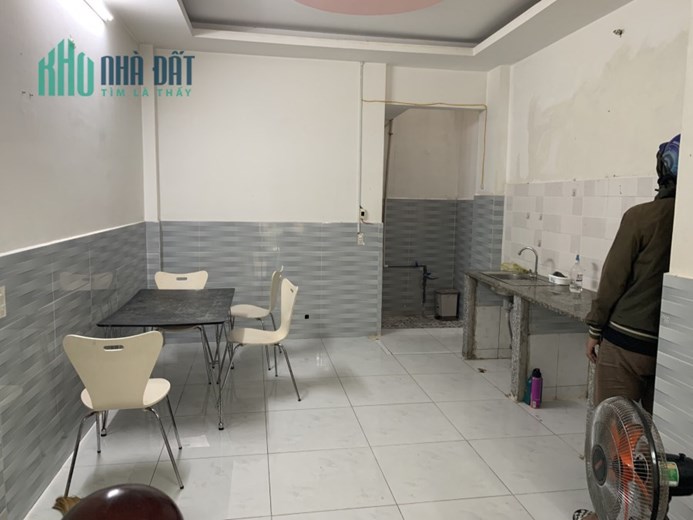 Cho thuê nhà nguyên căn P13 Tân Bình 43m2 cọc 2 tháng 10tr/th. Lh:0919343123.