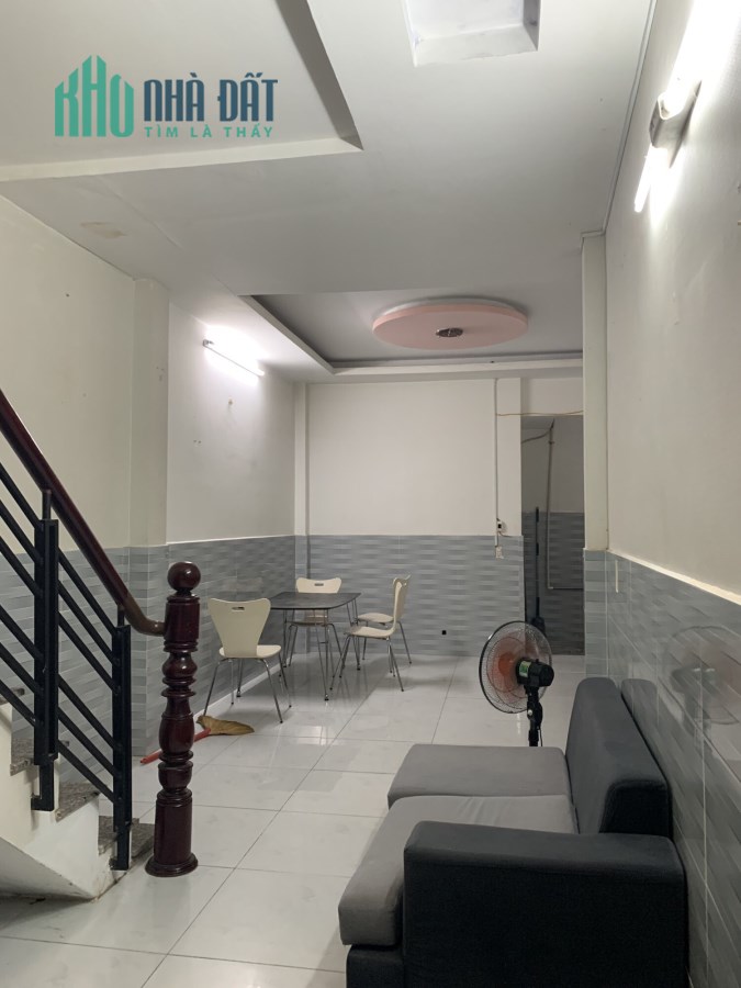 Cho thuê nhà nguyên căn P13 Tân Bình 43m2 cọc 2 tháng 10tr/th. Lh:0919343123.