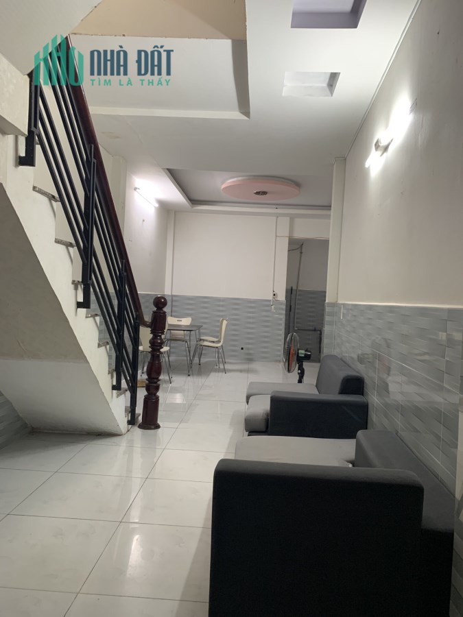 Cho thuê nhà nguyên căn P13 Tân Bình 43m2 cọc 2 tháng 10tr/th. Lh:0919343123.