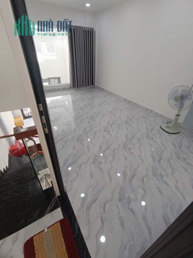 Bán gấp nhà 2 tầng 100m2 Hoà Bình Tân Phú chỉ 6,9 tỷ.