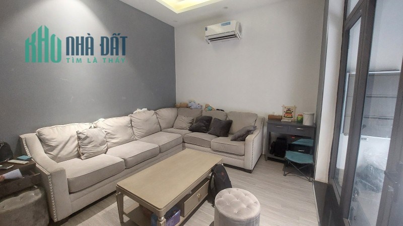Nhà Phân lô phố Sài Đồng, full nội thất, ngõ ô tô, DT 70m2 x 3T, MT 5m, nhỉnh 6 tỷ