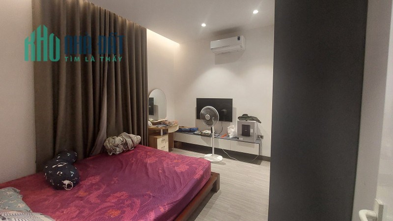 Nhà Phân lô phố Sài Đồng, full nội thất, ngõ ô tô, DT 70m2 x 3T, MT 5m, nhỉnh 6 tỷ