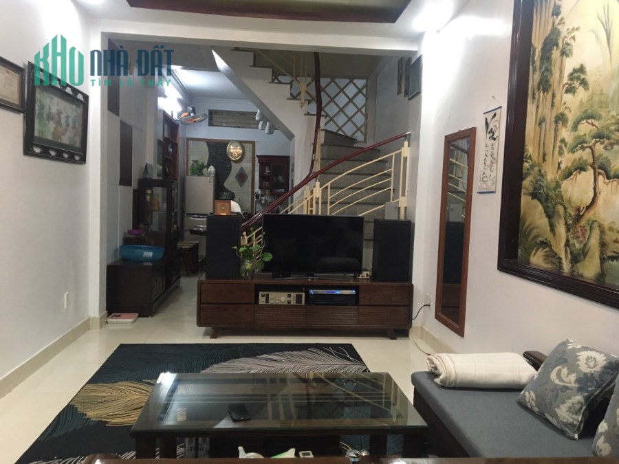 Bán nhà phố Thiên Lôi, 49m 3 tầng GIÁ 2.35 tỉ độc lập sân cổng riêng
