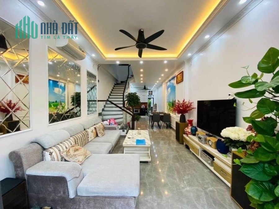 Bán nhà khu phân lô 654 Ngô Gia Tự, diện tích 75m 3 tầng GIÁ 6.3 tỉ