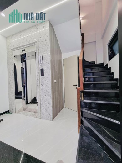 Bán siêu phẩm phố VIP Lý Nam Đế, Hoàn Kiếm. Diện tích 45m2 x 7 tầng thang máy, mặt tiền gần 4m. Oto
