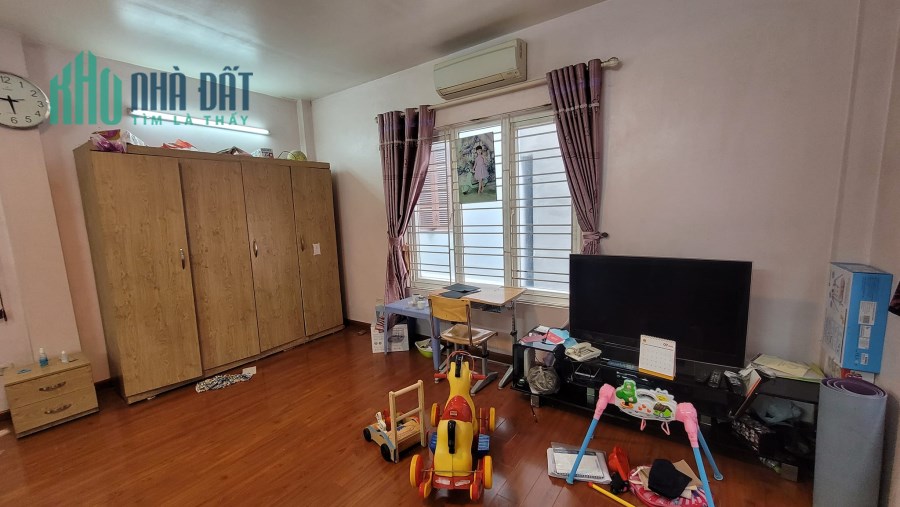 Bán nhà 75m2 phố Nghi Tàm, Tây Hồ Gara 2 Ô tô 8 ngủ Dòng tiền tốt 9.3 Tỷ