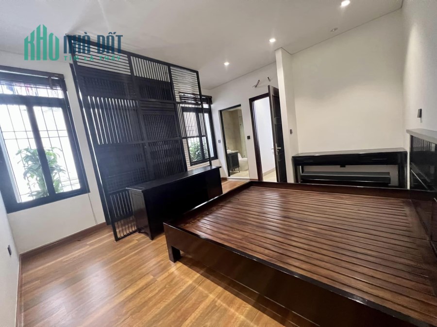 Bán nhà 74m2 phố Nghi Tàm, Tây Hồ Gara 2 Ô tô 8 phòng ngủ Dòng tiền khủng 9.3 Tỷ