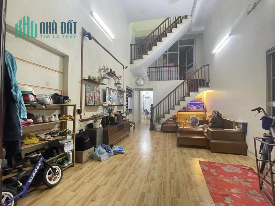 Bán nhà 72m2 phố Nghi Tàm, Tây Hồ Gara Ô tô 8 phòng ngủ Dòng tiền khủng 9.3 Tỷ