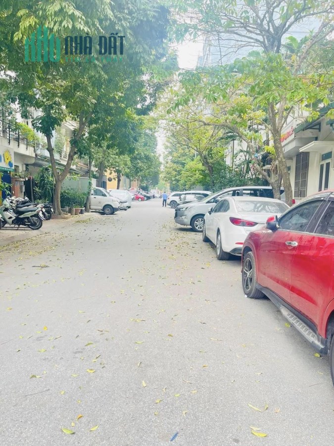 Bán Nhà Phân Lô Khu Nhà Ở Thấp Tầng Ngõ 181 Nguyễn Lương Bằng. 102m2 x 5T x 5m MT. Đường 3 Oto