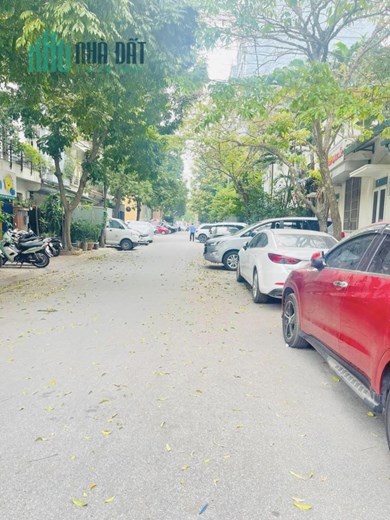 Bán Nhà Phân Lô Khu Nhà Ở Thấp Tầng Ngõ 181 Nguyễn Lương Bằng. 102m2 x 5T x 5m MT. Đường 3 Oto