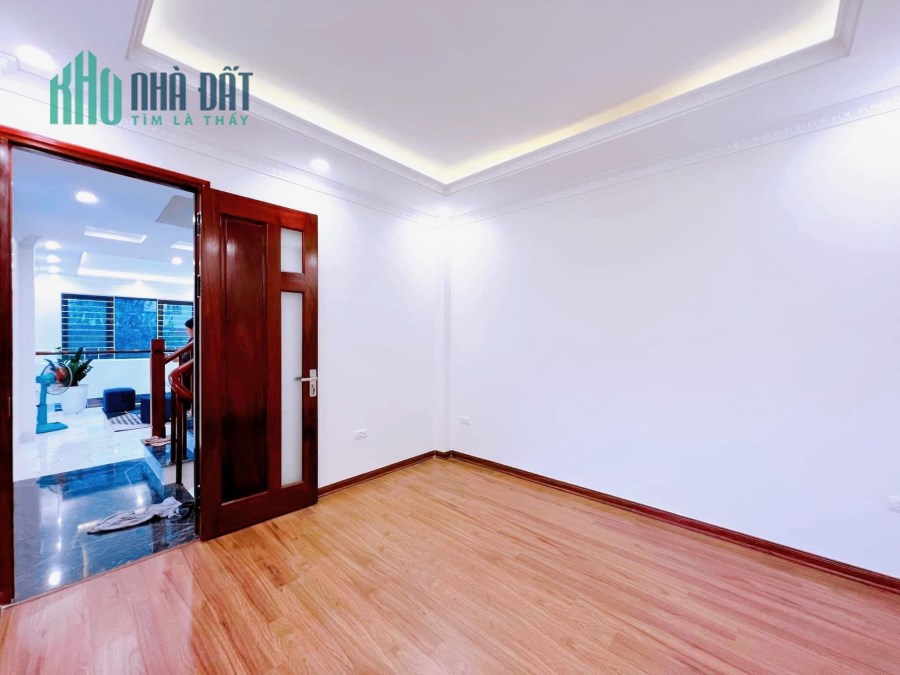 Bán nhà 73m2 phố Nghi Tàm, Tây Hồ Gara Ô tô 8 phòng ngủ Dòng tiền ổn 9.2 Tỷ