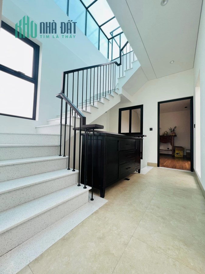 Bán nhà 72m2 phố Nghi Tàm, Tây Hồ Gara Ô tô 7 chỗ 8 ngủ Dòng tiền ổn 9.1 Tỷ