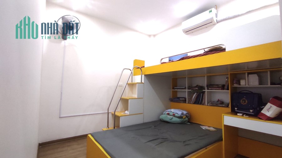 Bán nhà 71m2 phố Nghi Tàm, Tây Hồ Gara 2 Ô tô 8 phòng Dòng tiền tốt 9.5 Tỷ