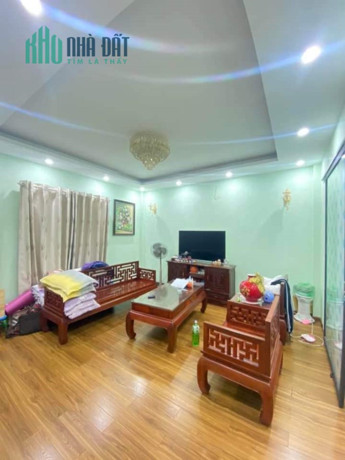 Bán nhà 72m2 phố Nghi Tàm, Tây Hồ Gara Ô tô 7 chỗ 8 ngủ Dòng tiền ổn 9.3 Tỷ