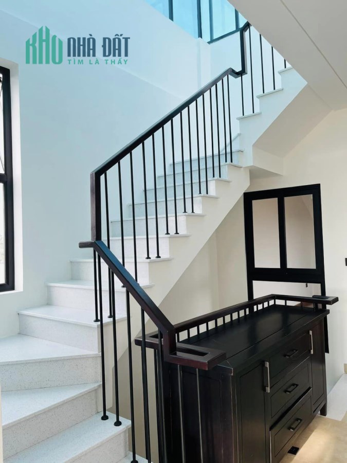 Bán nhà 75m2 phố Nghi Tàm, Tây Hồ Gara Ô tô 8 ngủ Dòng tiền 9.1 Tỷ