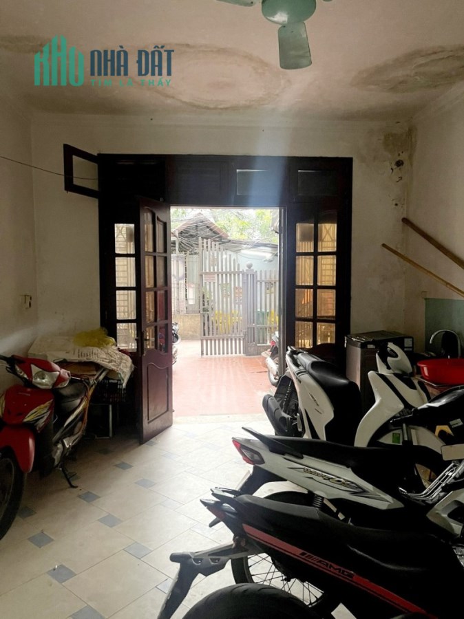 Bán nhà Cự Lộc Thanh Xuân 100m 4 tầng mặt tiền 4.5m gần hồ ô tô đỗ cửa nhỉnh 10 tỷ lh 0975124520