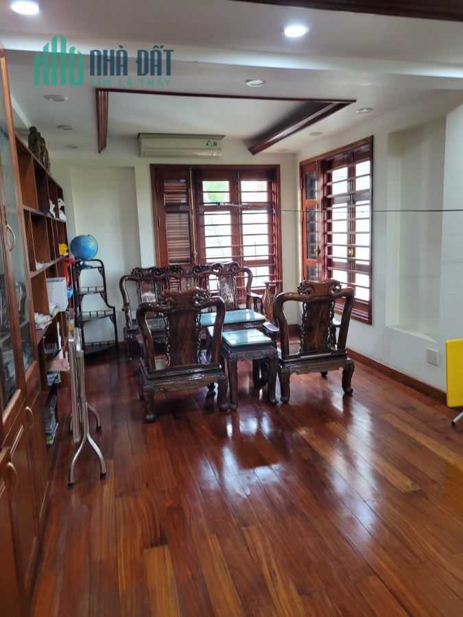 Biệt thự đẹp VIP gần Bộ Ngoại Giao Mễ Trì, 200m2, 5 tầng