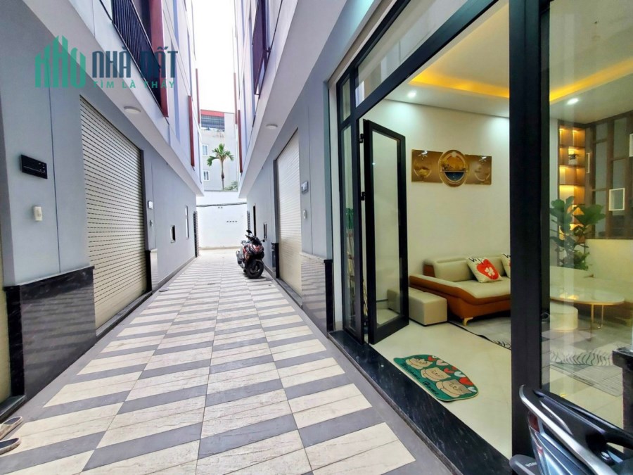 Nhà đẹp Ngọc Thuỵ, sót 1 căn duy nhất giá hơn 3 tỷ. full nội thất đẹp.