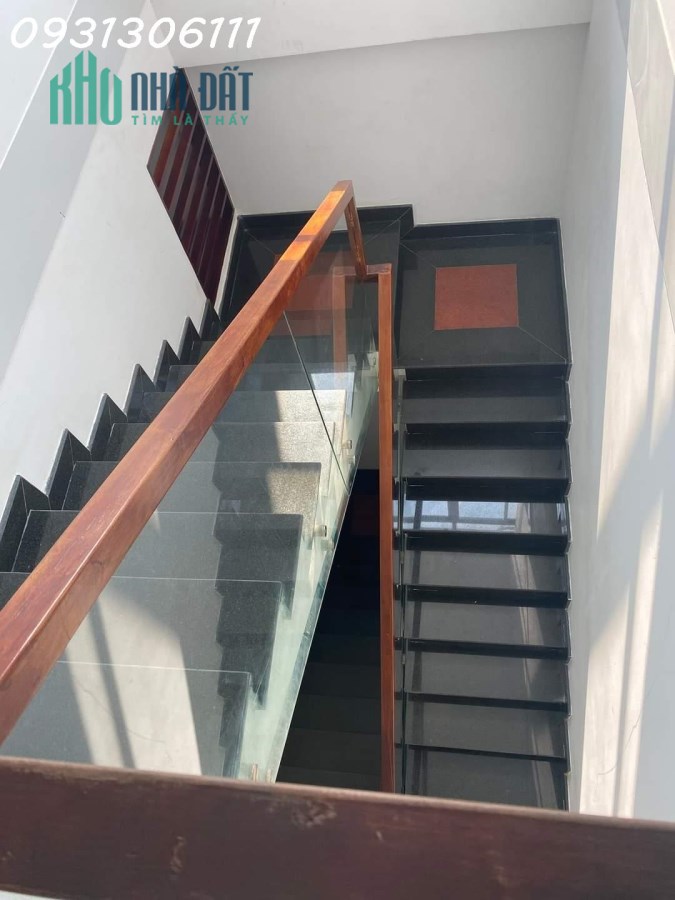 Nhà mặt phố phường 13 Bình Thạnh 115m2 gấp bán thông sàn có hầm  5m x 23