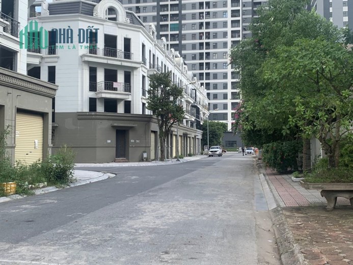 bán đất phân lô khu 31Ha Trâu Quỳ, 246m², mặt tiền 13m, đường nhựa, vỉa hè