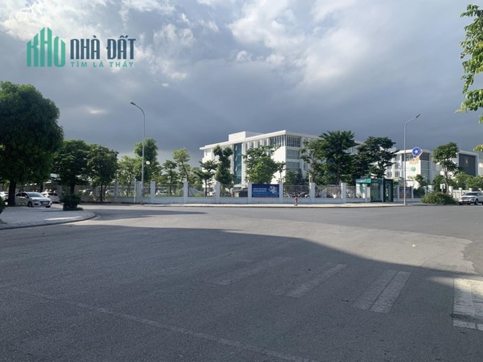 bán đất phân lô khu 31Ha Trâu Quỳ, 246m², mặt tiền 13m, đường nhựa, vỉa hè