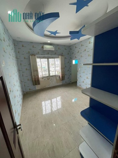 HIẾM. MẶT TIỀN ĐƯỜNG SỐ TRUNG TÂM QUẬN 7, 4.5x13m, LỘ TRƯỚC NHÀ 8m, CHỈ CÒN NHỈNH 6 TỶ