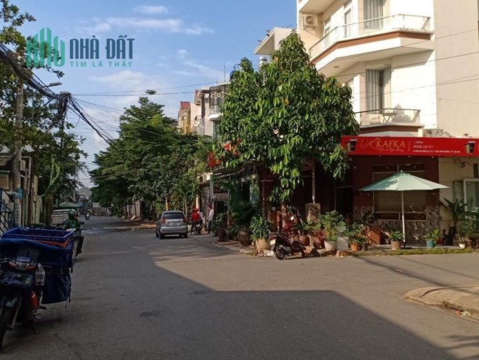 Bán nhà hẻm xe tải, Quốc lộ 13, lô góc, ngang 6m, 4 tầng giá chỉ 10 tỷ.