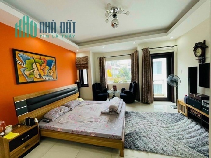 NHÀ MẶT TIỀN LỚN, ĐƯỜNG HUỲNH TẤN PHÁT, 4 TẦNG, NHÀ MỚI, 5x28m, (140m2), LỘ 20m, NHĨNH 11 TỶ