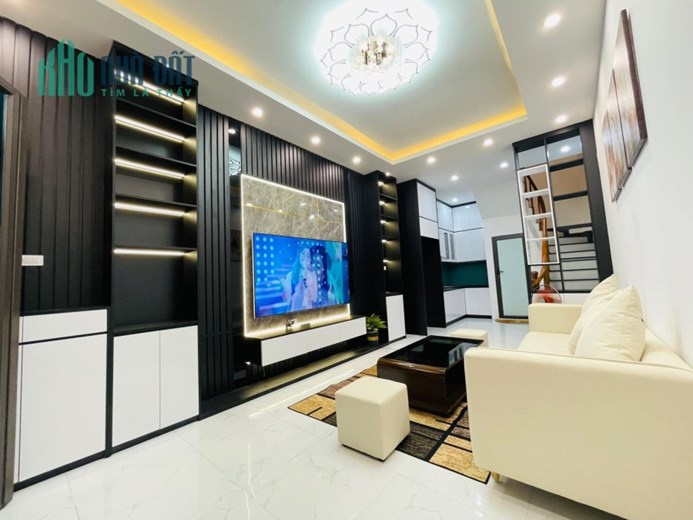 Mới đẹp ở ngay, nhà dân xây, cách phố 15m bán nhà Tôn Đức Thắng