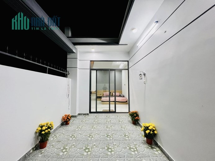 Siêu Phẩm Lô Góc Trần Duy Hưng, Mới Đẹp, Thông, KD, Oto gần, 43m, 5T, 4.92 tỷ